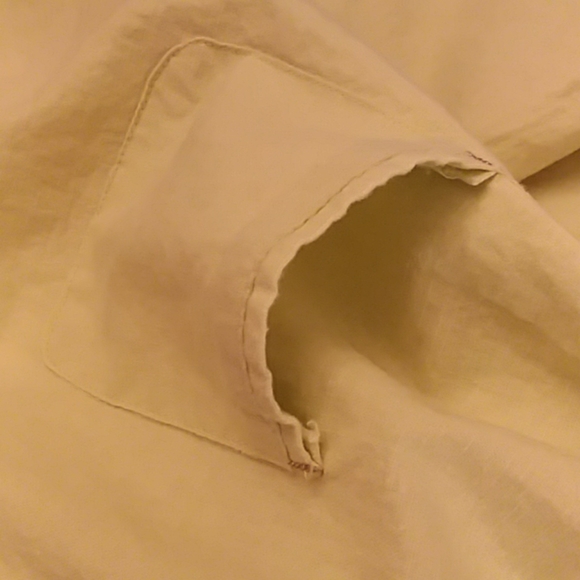 U436. Lt. Green, medium, button down blouse. - Picture 5 of 8